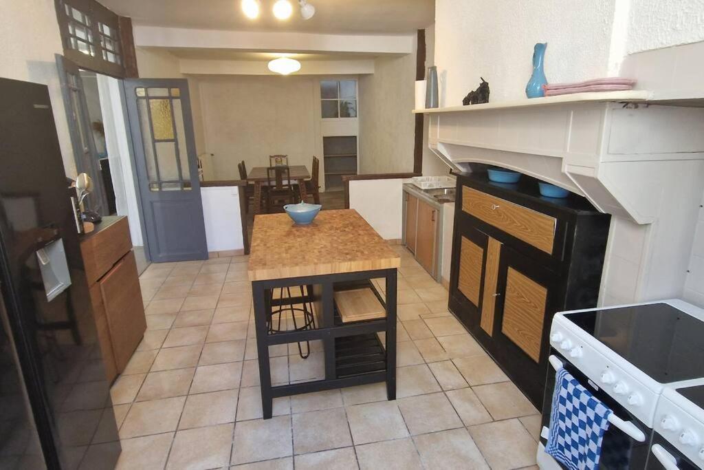 Chambre Dans Maison De Ville - 2 Personnes オロロン・サント・マリー エクステリア 写真