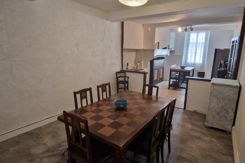 Chambre Dans Maison De Ville - 2 Personnes オロロン・サント・マリー エクステリア 写真